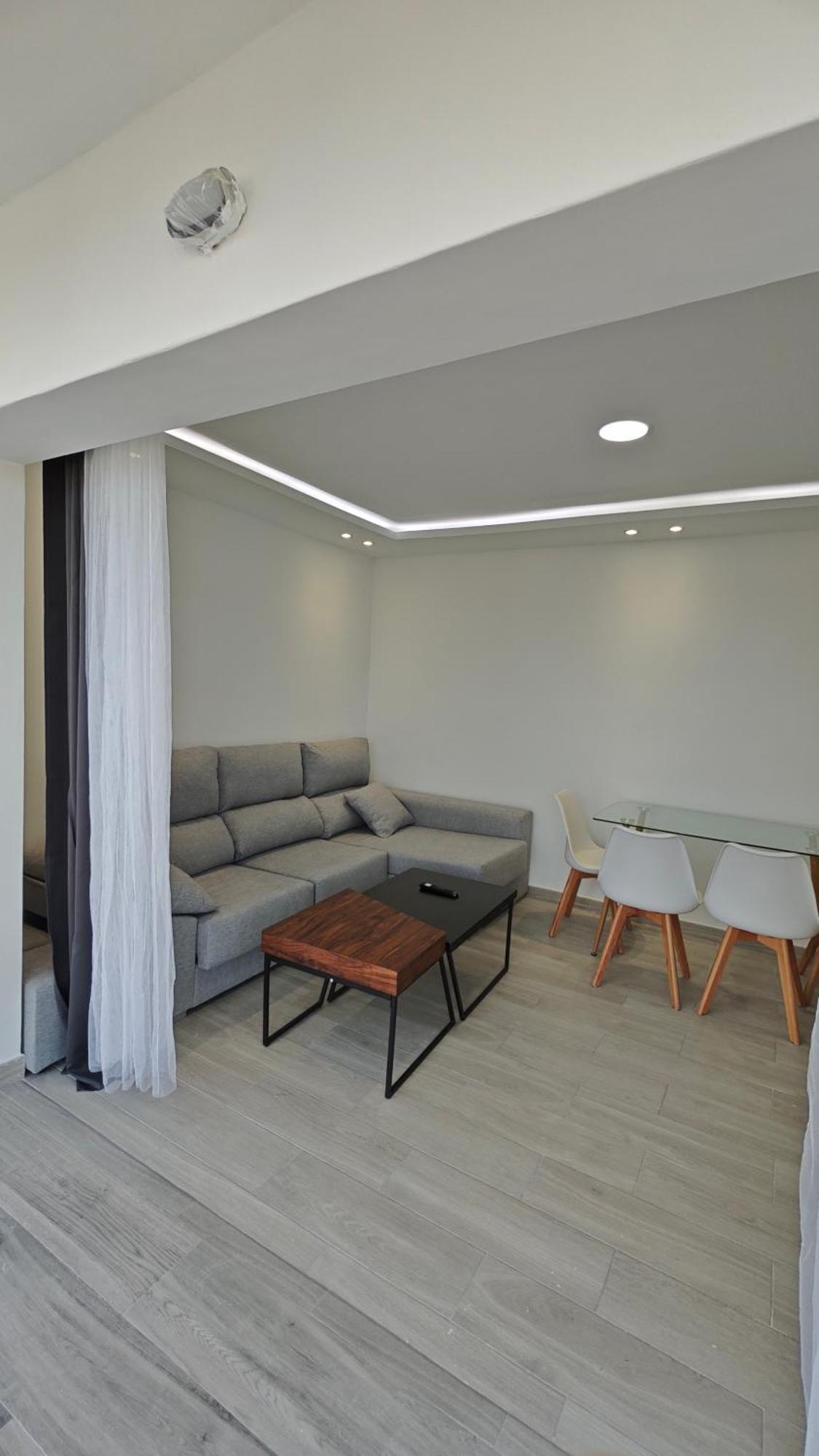 Vialia Playa Apartment Malaga Bagian luar foto